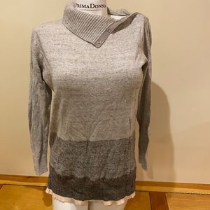 Gap turtleneck sweater
